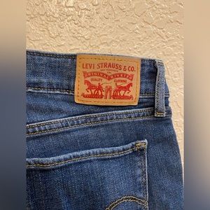 Levi 711 Jeans Sz 28